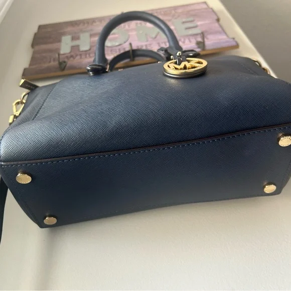 EUC Michael Kors Ciara Saffiano Leather Satchel - Picture 5 of 6